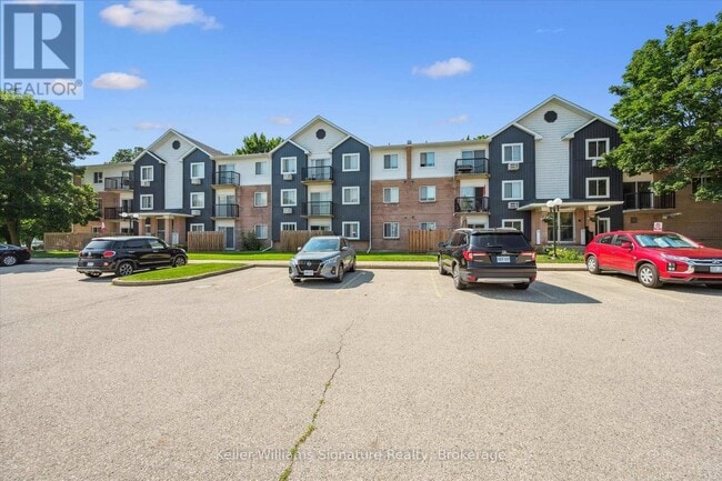 Building Photo - 275-275 Eiwo Ct