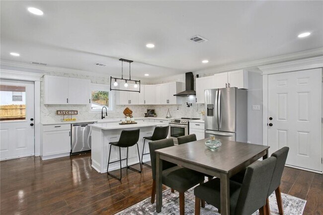 Foto del edificio - 3499 Fairlane Dr NW
