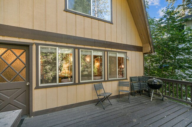 Foto del edificio - 745 Oakmont Ln