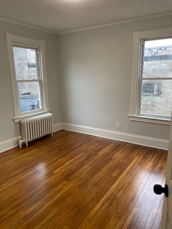 Building Photo - 451 New Park Ave