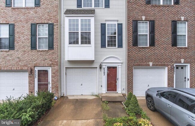 Foto del edificio - 8503 Towne Manor Ct