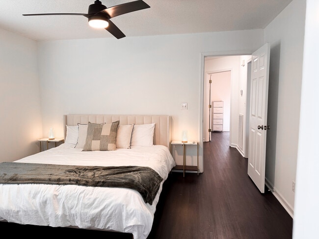 Foto del edificio - 3209 S Senseney Cir