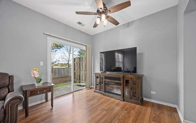 Foto del edificio - Experience Elevated Living