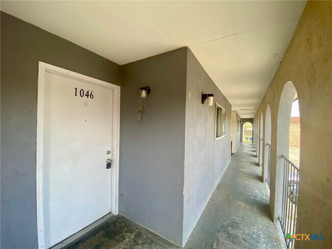 Foto del edificio - 1046 Linde Ave