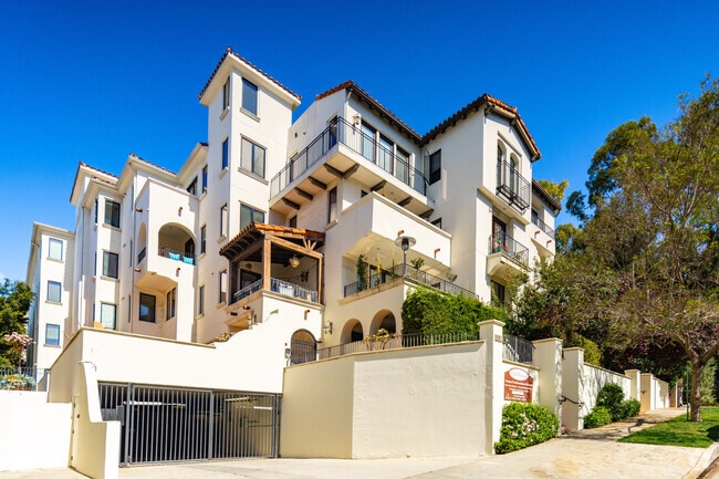 Villa Montana Apartments