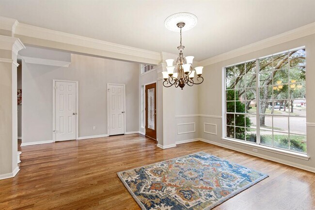 Foto del edificio - 4214 Caroline Ct