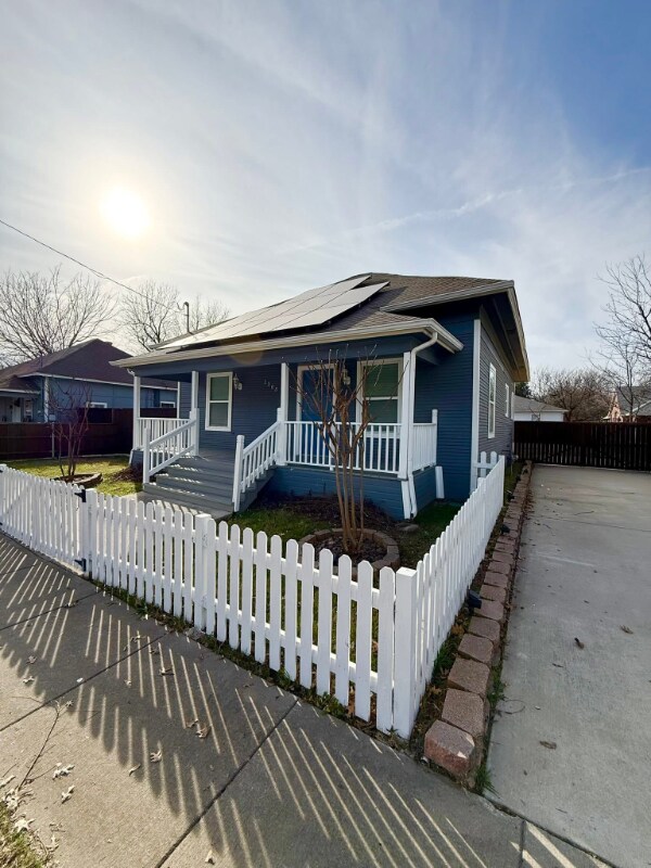 Building Photo - 1305 Florence St