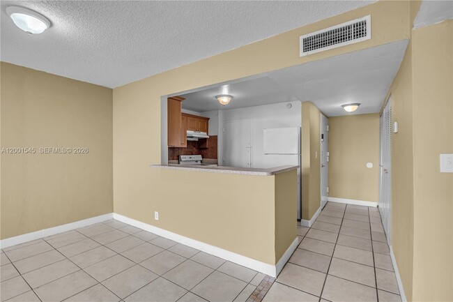 Building Photo - 9143 SW 77th Ave