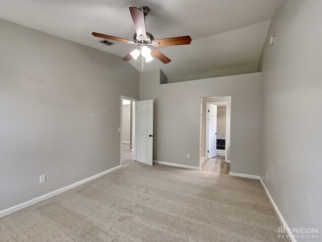 Foto del edificio - 13131 Leatherleaf Dr S