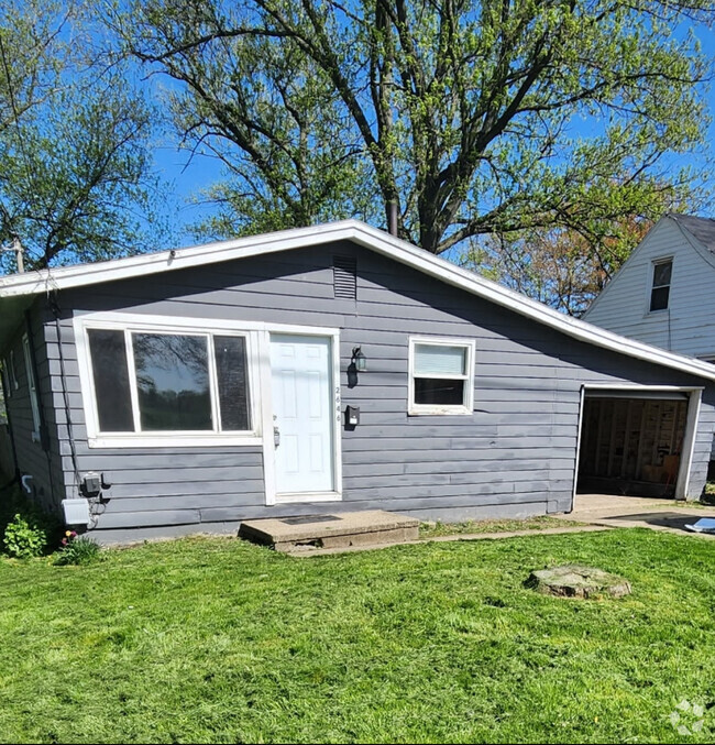 Building Photo - 2646 Harmont Ave NE