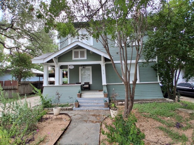 Building Photo - 619 Cedar St