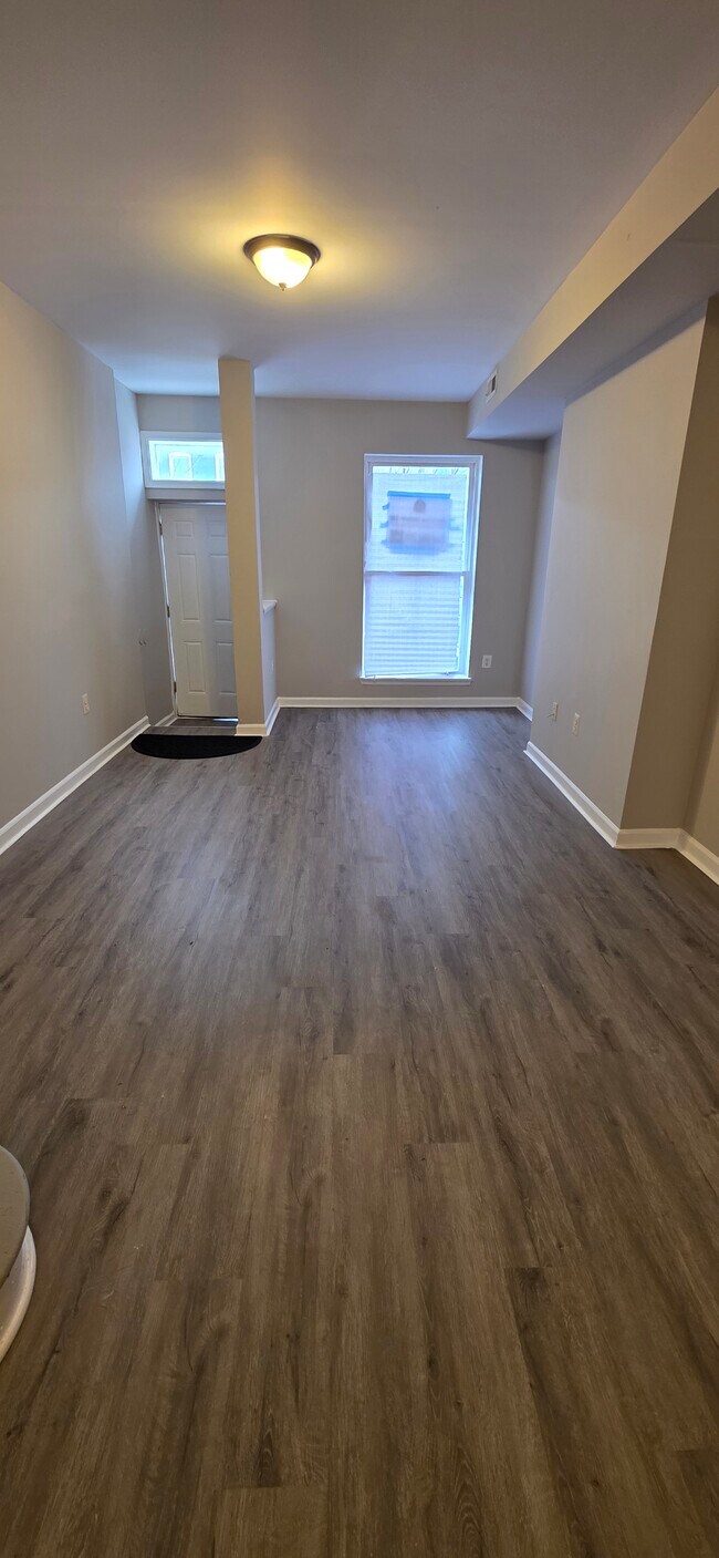 Foto del edificio - 420 N Montford Ave