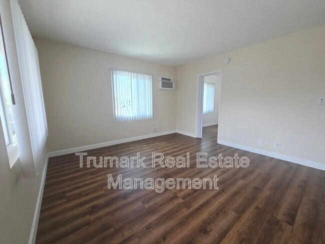 Foto del edificio - 311 N Pacific Ave