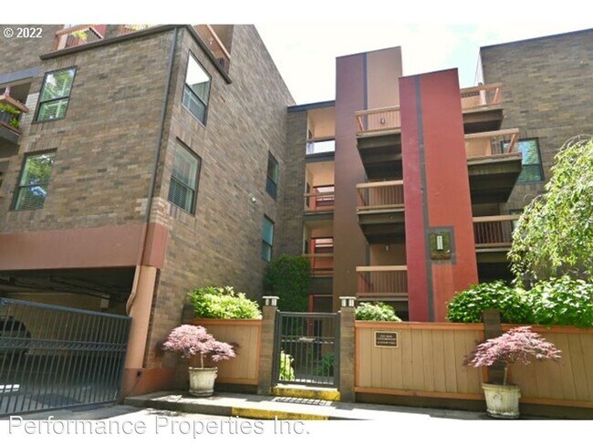Foto del edificio - 3 br, 2 bath House - 100 Leonard Street #3-4