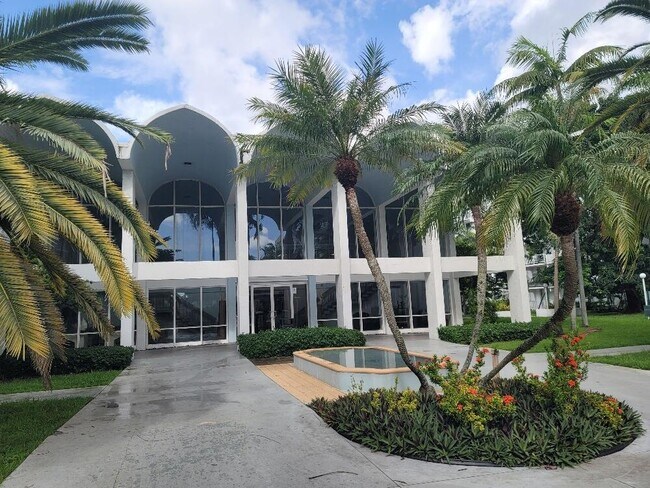 Foto del edificio - 494 NW 165th St