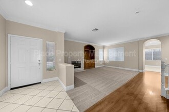 Building Photo - 6223 Avenida De Las Vistas