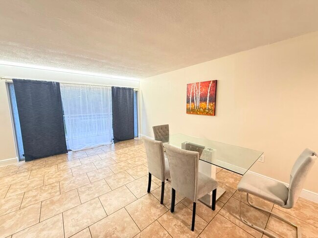 Foto del edificio - 9355 Fontainebleau Blvd