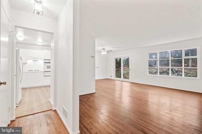 Building Photo - 4209 Braeburn Dr