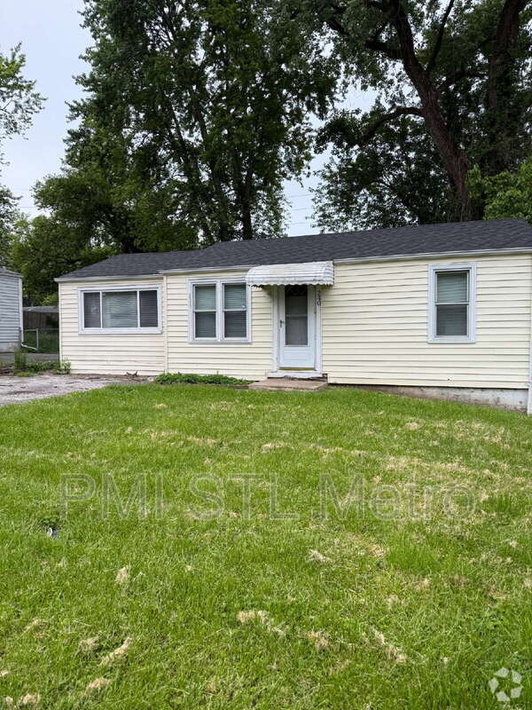 Building Photo - 240 Reasor Dr