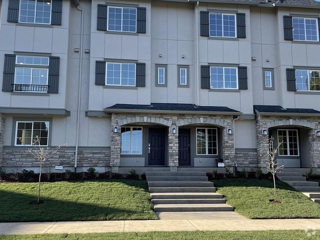 Building Photo - 15945 NW Hosmer Ln