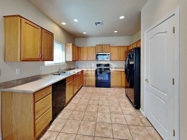 Building Photo - 683 S 221st Dr