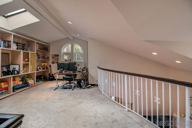 Building Photo - 2838 Torrey Pines Rd