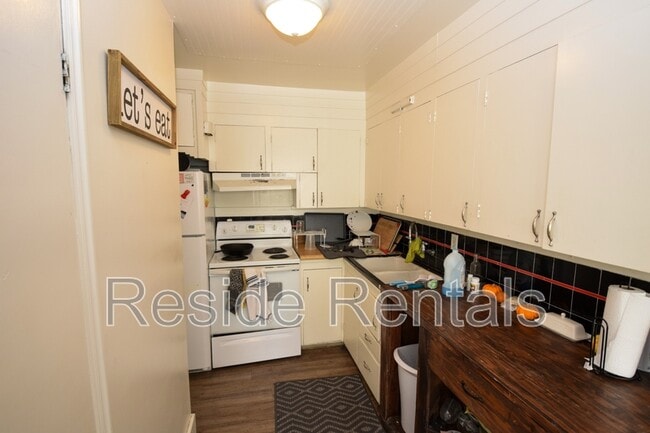 Foto del edificio - 686 Darwin Ave