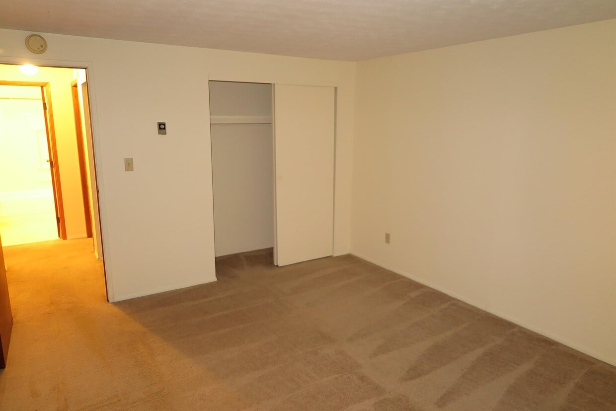 Primary Photo - 316 W 5th St