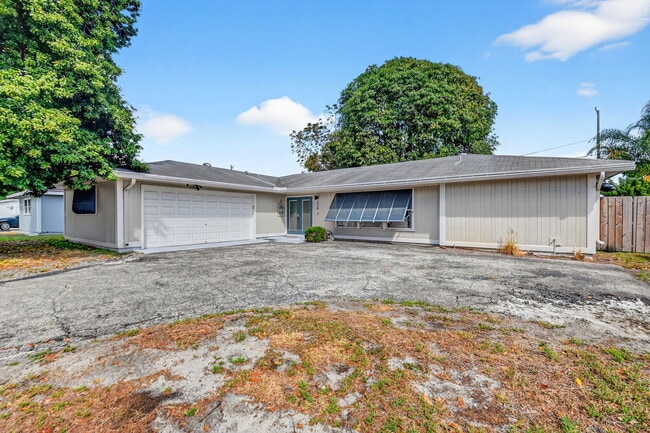 Foto del edificio - 320 Riverdale Rd