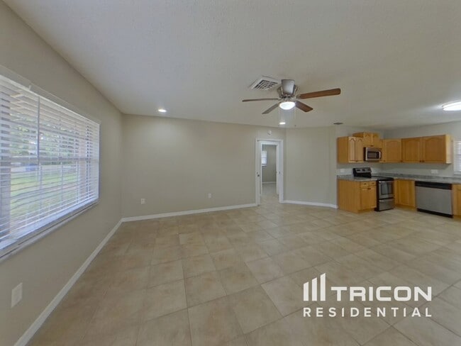 Building Photo - 10811 La Vista Loop