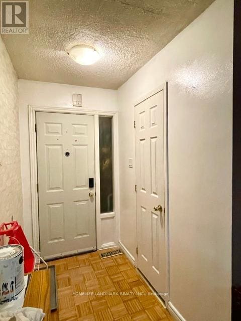 Building Photo - 3025 Cedarglen Gate