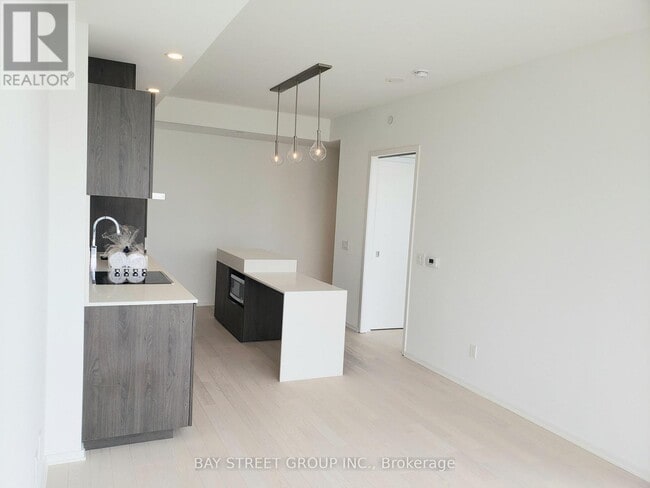 Building Photo - 16 Bonnycastle St