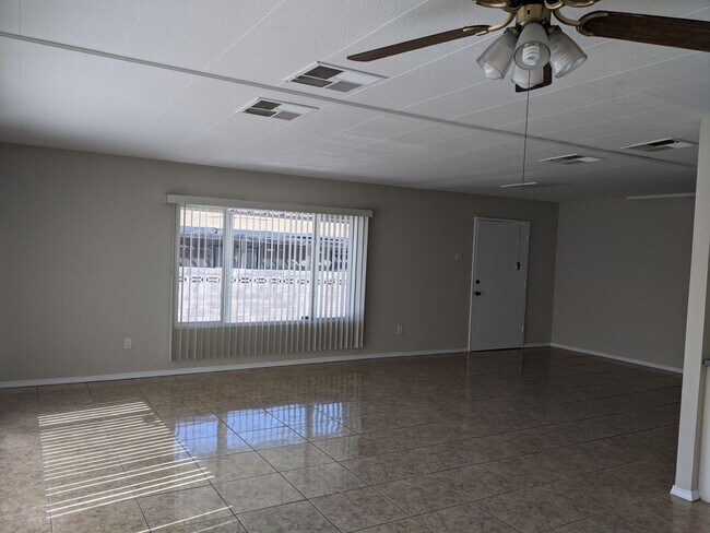 Building Photo - Newly Remodeled 3 bed/2 bath Home - Fully ...