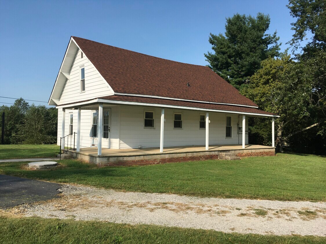 972 E Hudgens St, Cookeville, TN 38501 House Rental in Cookeville, TN