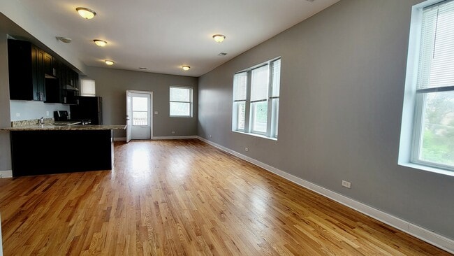 Building Photo - 229 E 51st St