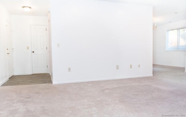 Building Photo - 211 Windgate Cir