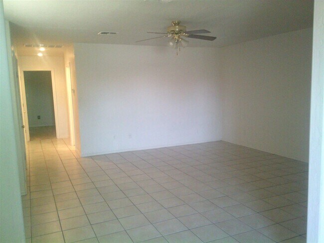 Foto del edificio - 1411 NW Lake Ave