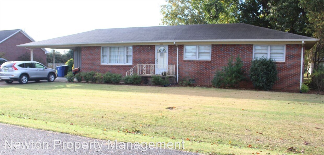 Foto principal - 3 br, 2 bath House - 1106 Winston Drive