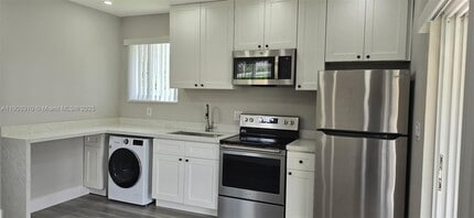 Building Photo - 2533 Garfield St