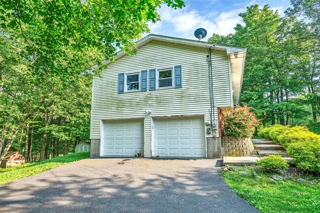 Building Photo - 128 Cedar Cliff Rd