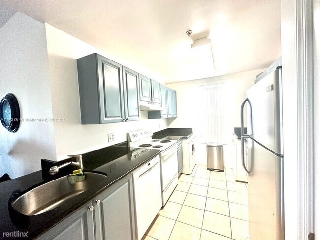 Foto del edificio - 3 br, 2 bath House - 2040 Greenview Shores...