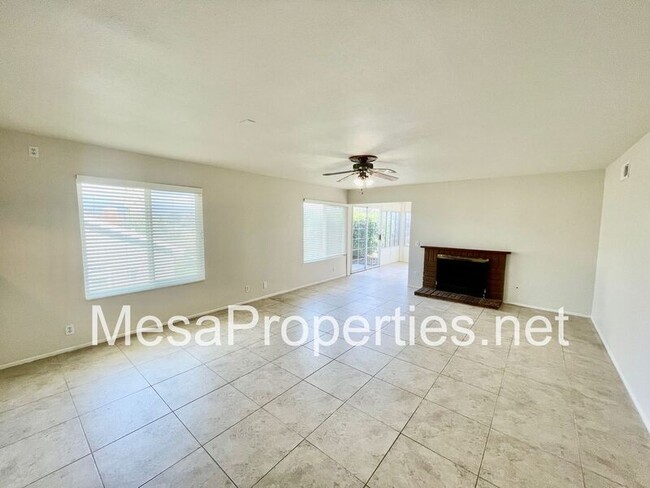 Foto del edificio - 1158 Bluegrass Pl