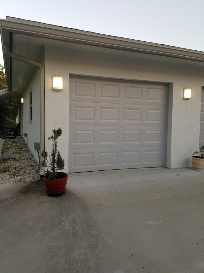 TENANT GARAGE - 15228 73rd Ter N