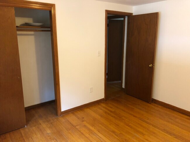 Dormitorio grande - 97 Shawn Dr