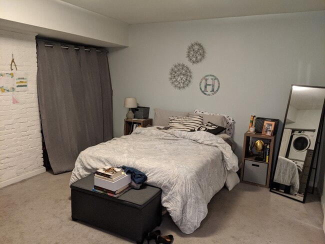 Dormitorio 1 - 1824 Fox Way