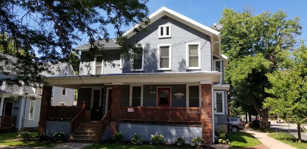 Primary Photo - Broom &amp; Wash, LLC 404WW