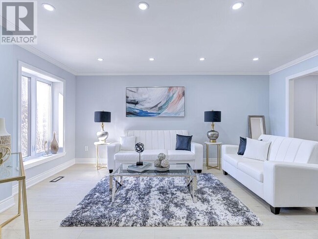 Photo du bâtiment - 6127 Silken Laumann Way