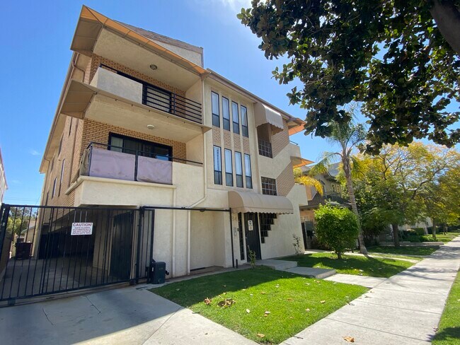 Building Photo - 134 N Everett St