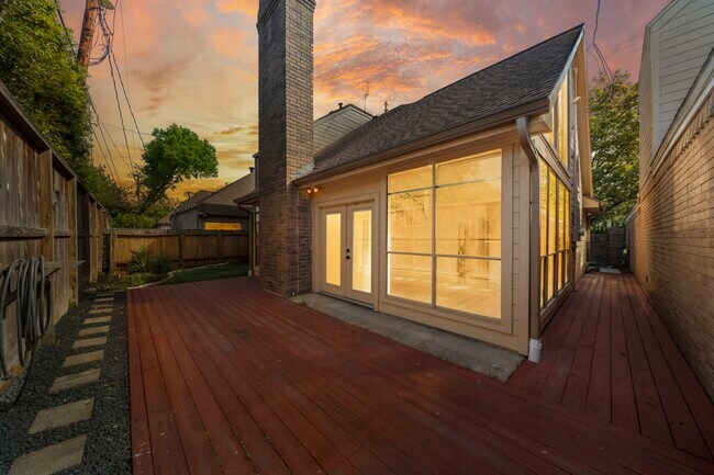 Foto del edificio - 1631 Gingerleaf Ln