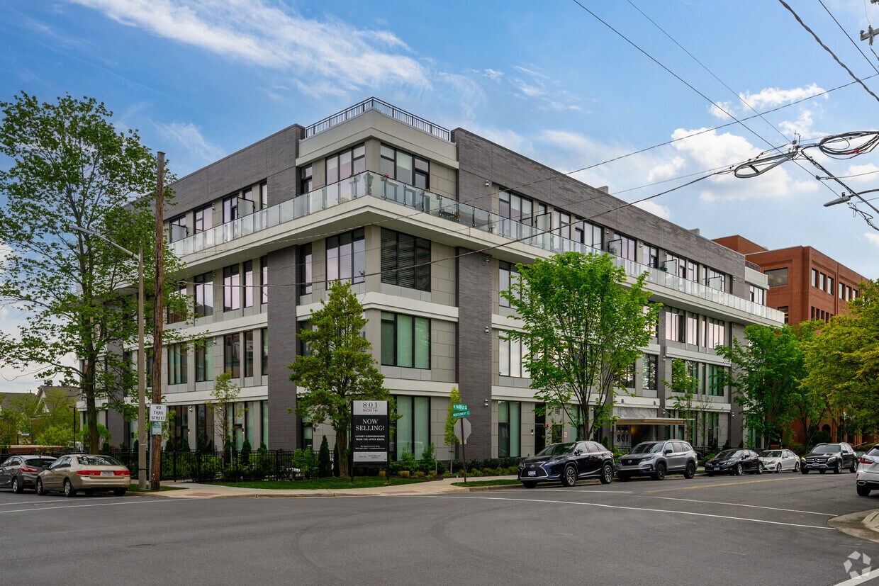 Primary Photo - 801 N Fairfax St